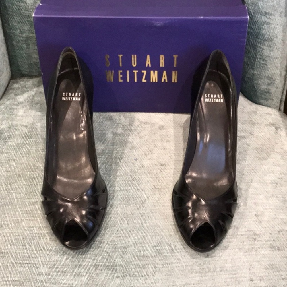 STUART WEITZMAN SZ 10 PRICED TO SELL TONIGHT